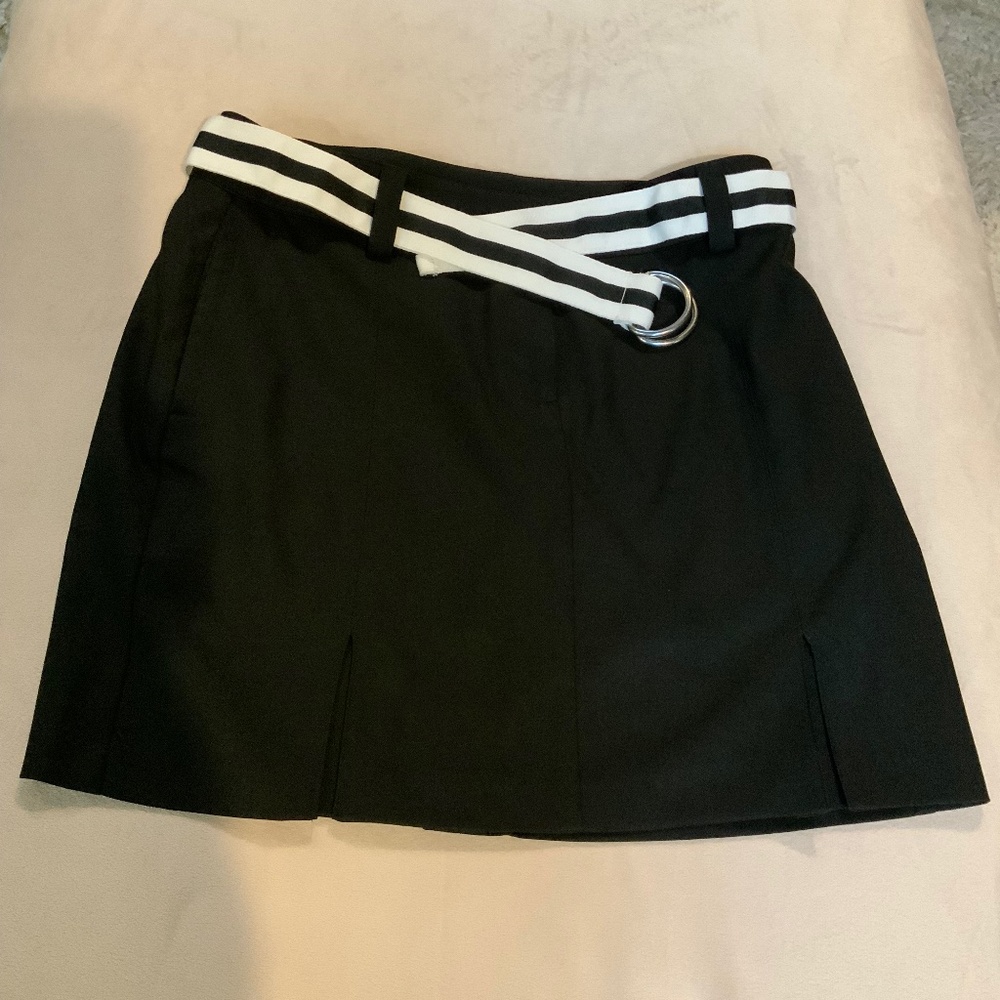 Izod Black 6 Pleated Skort w/belt Golf Resort Pickleball Active Sporty Scandi